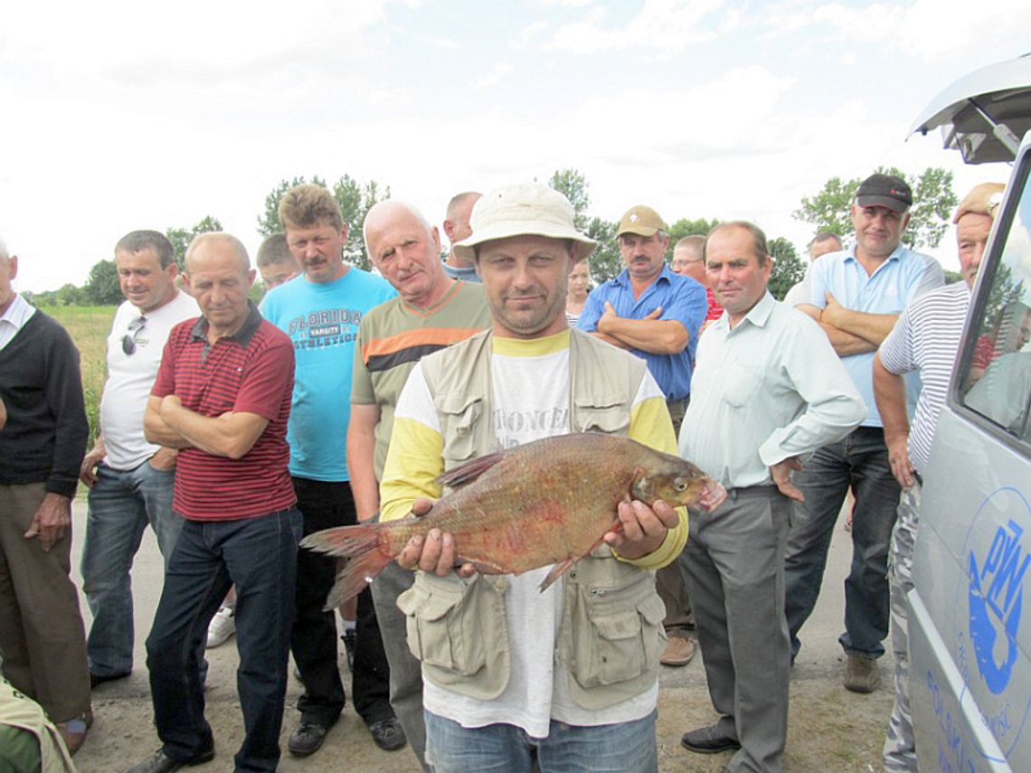 Walczyli o taaaką rybę