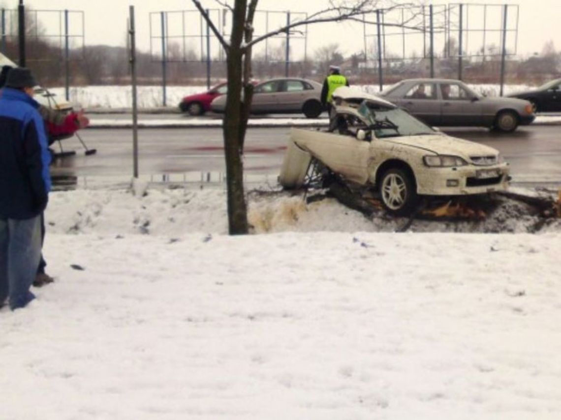 Warszawa: Dwie osoby zginęły w wypadku Warszawa: Dwie osoby zginęły w wypadku