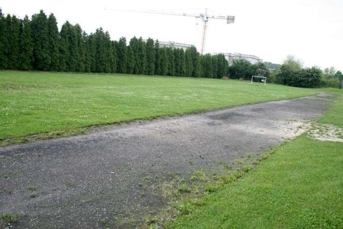 Warszawska firma zbuduje boiska w Puławach