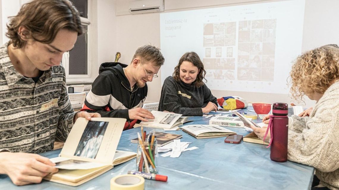 Warsztaty z tworzenia przestrzennych kolaży w Galerii Labirynt