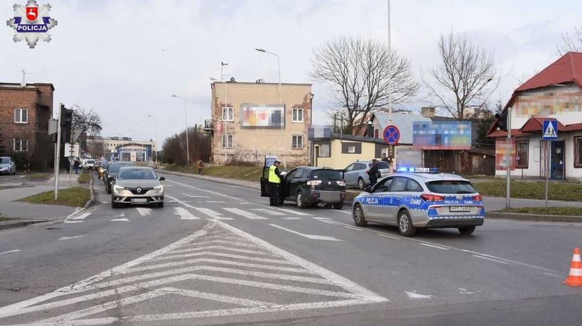 Wbiegł na przejście dla pieszych na czerwonym świetle. Doszło do wypadku