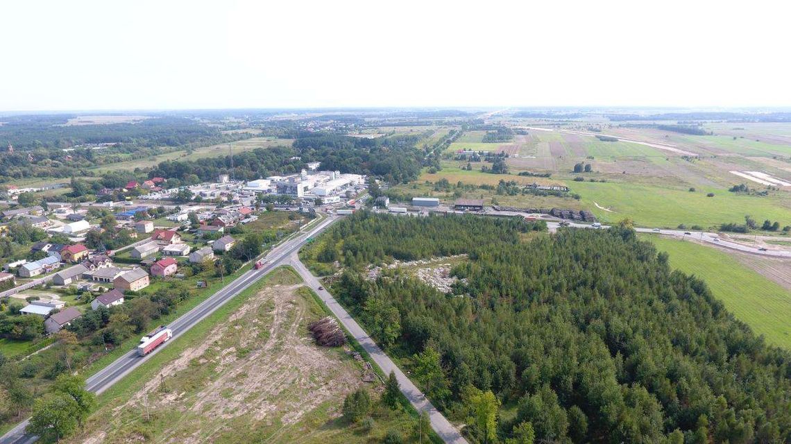 Wbiją łopatę na budowie ostatniego odcinka S17 Lublin - Warszawa [zdjęcia z drona]