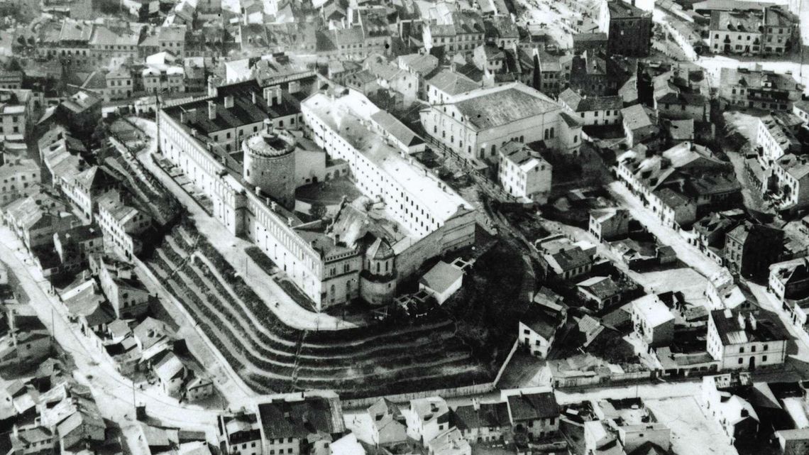Wchodzisz na wzgórze i oglądasz panoramę Lublina. A potem patrzysz na zdjęcia z lat 30. XX wieku. Dla niektórych to szok Wchodzisz na wzgórze i oglądasz panoramę Lublina. A potem patrzysz na zdjęcia z lat 30. XX wieku. Dla niektórych to szok