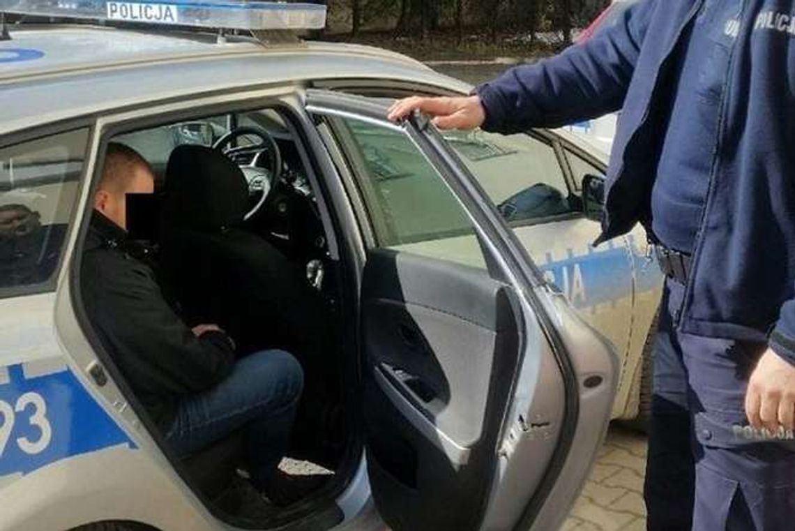 Wciągnął 12-latka do auta, bo ten czymś rzucił. Teraz ma kłopoty