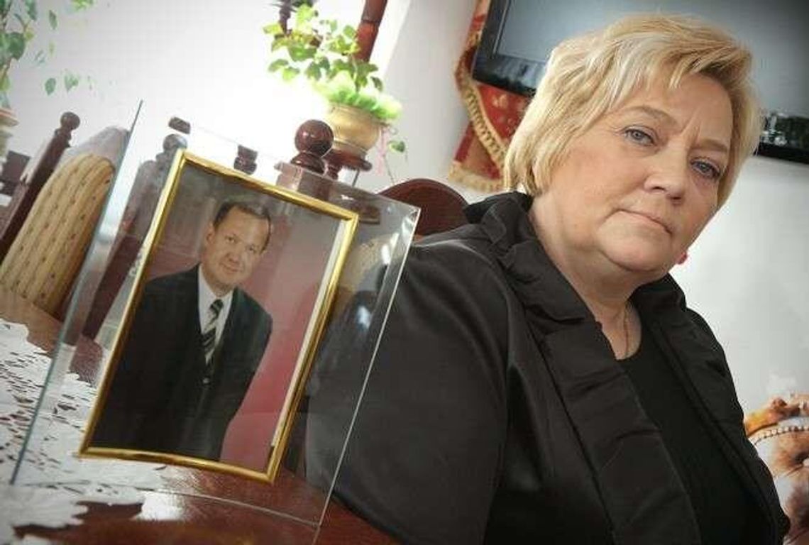 Wdowa po Edwardzie Wojtasie: Żyjemy w cieniu Smoleńska
