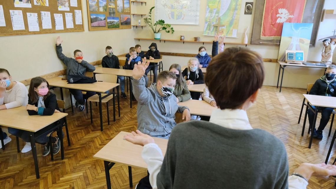 We wrześniu do szkoły. W październiku na zdalne? 