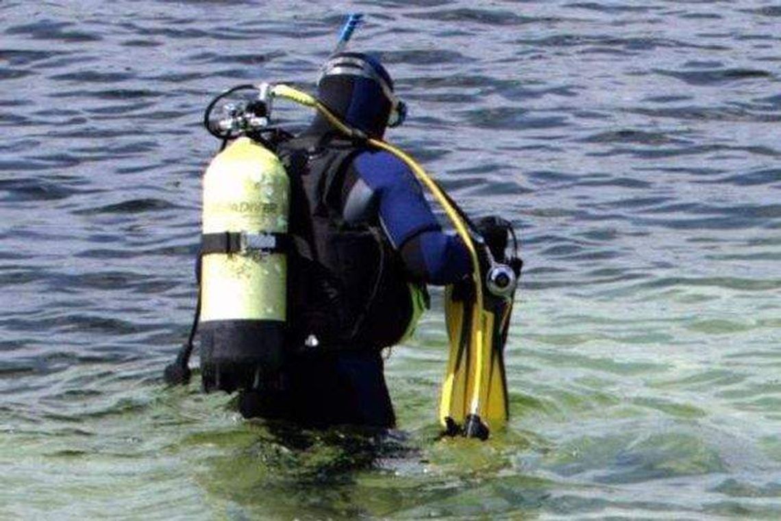 Wędkarz utonął w zalewie. Wiatr wywrócił łódkę Wędkarz utonął w zalewie. Wiatr wywrócił łódkę