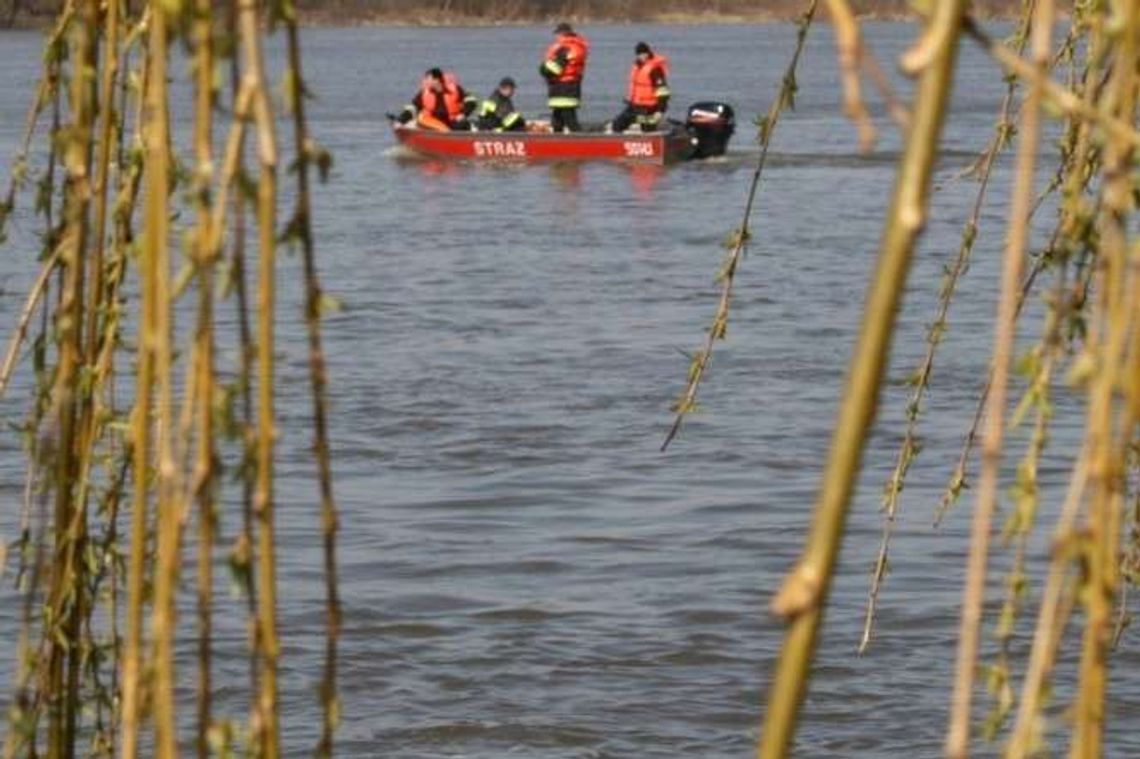 Wędkarz zobaczył coś w rzece. Strażacy potwierdzili, że to ciało