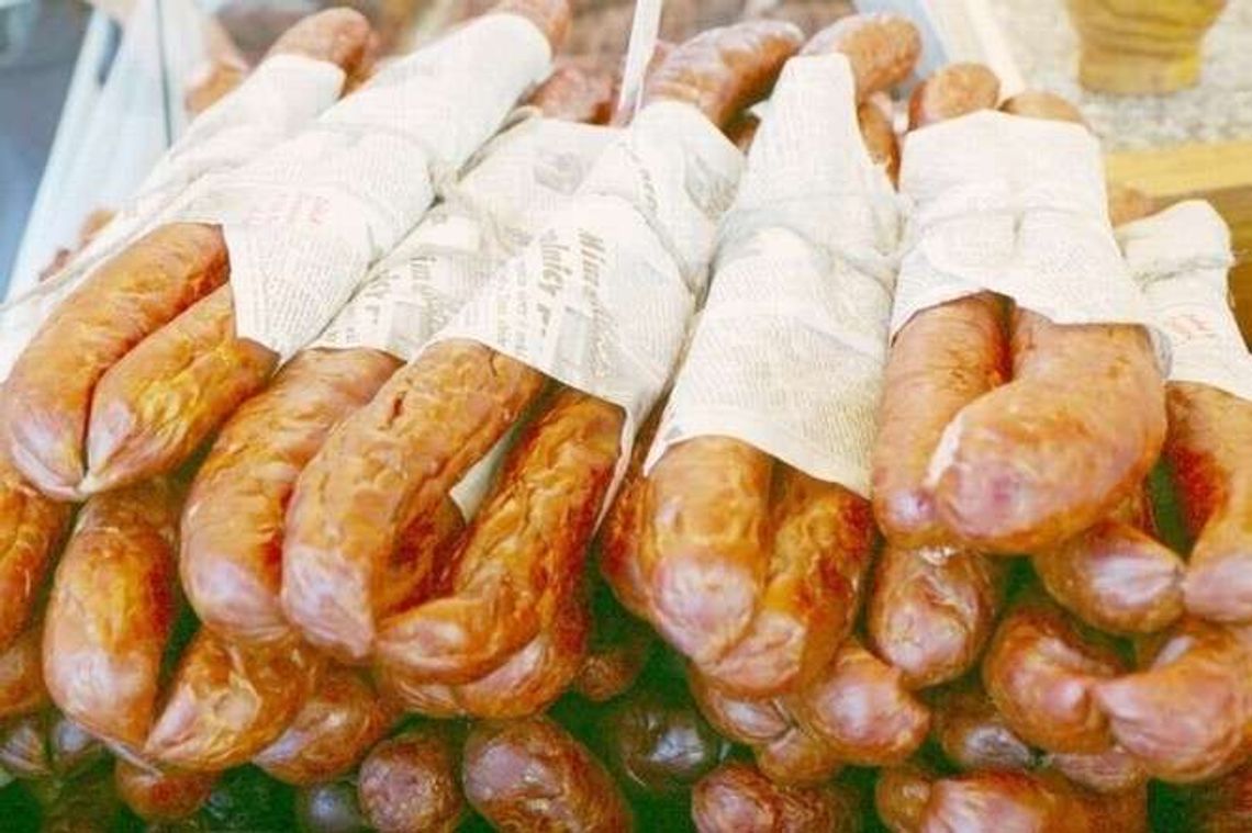 Wędliny i kosmetyki nie trafiały do ubogich dzieci. Zarzuty dla byłej zastępcy burmistrza i urzędniczki