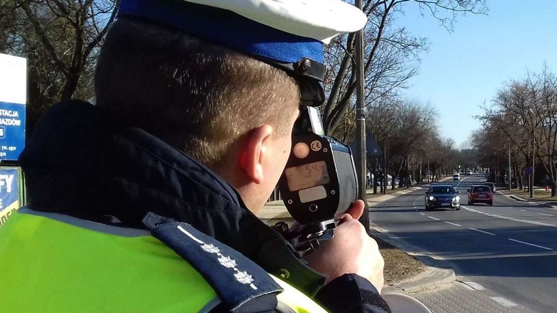 Weekend na drogach: Kobieta "kręciła bączki" koło hotelu, wysyp pijanych kierowców