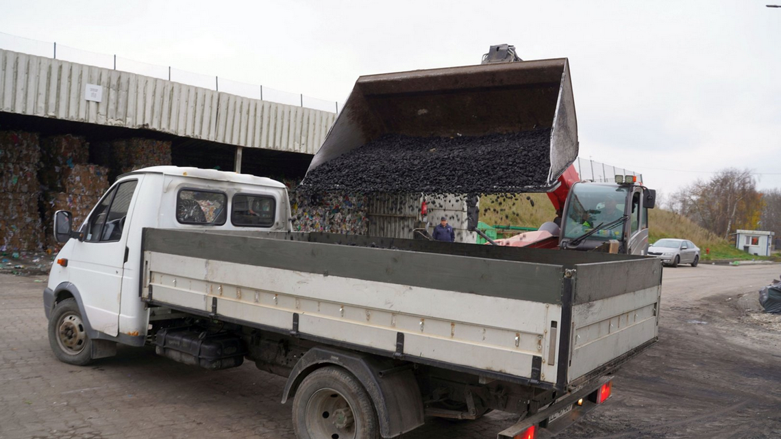 Węgiel do 2 tys. zł za tonę jedzie do ludzi, ale nie wszędzie. Wiele gmin w Lubelskiem nie ma jeszcze umów