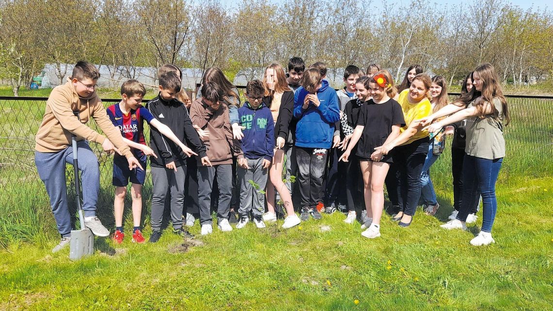 Wesprzyj szkolny las. Urośnie, co tylko zechce Wesprzyj szkolny las. Urośnie, co tylko zechce