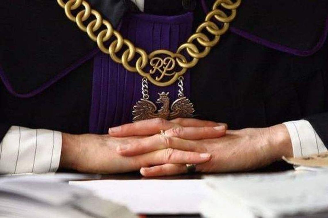 Wezwała policję twierdząc, że dyrektorka szkoły jest pijana. Sprawa trafiła do sądu