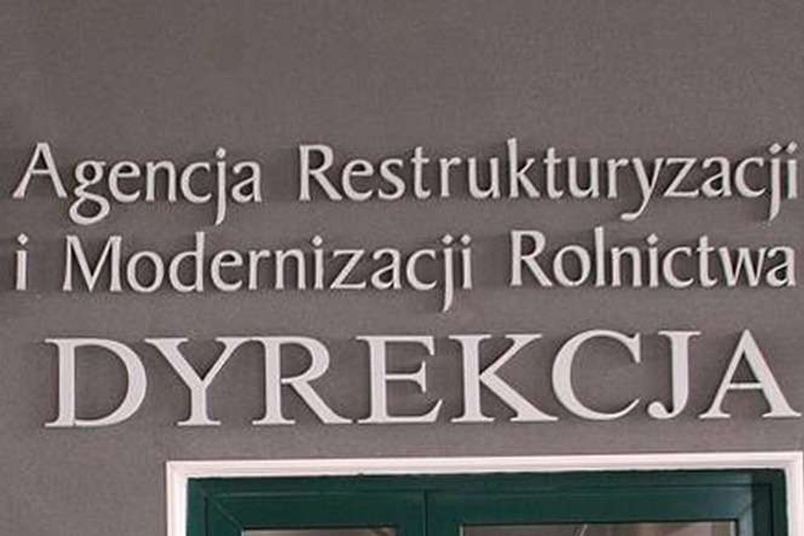 Wezwani na naradę, wyrzuceni na bruk. Czystki w Agencji Restrukturyzacji i Modernizacji Rolnictwa