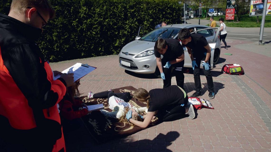 Wezwanie karetki nie wystarczy. Jak należy udzielać pierwszej pomocy? Wezwanie karetki nie wystarczy. Jak należy udzielać pierwszej pomocy?