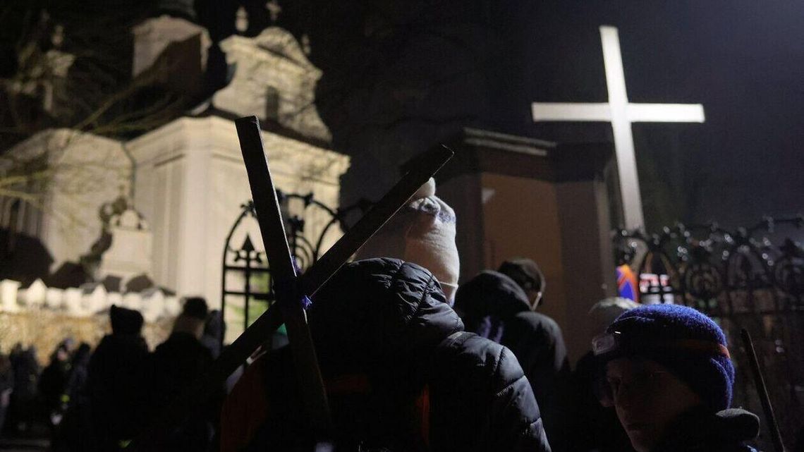 Wiara pomaga im przełamywać słabości. Za nami 10. Ekstremalna Droga Krzyżowa