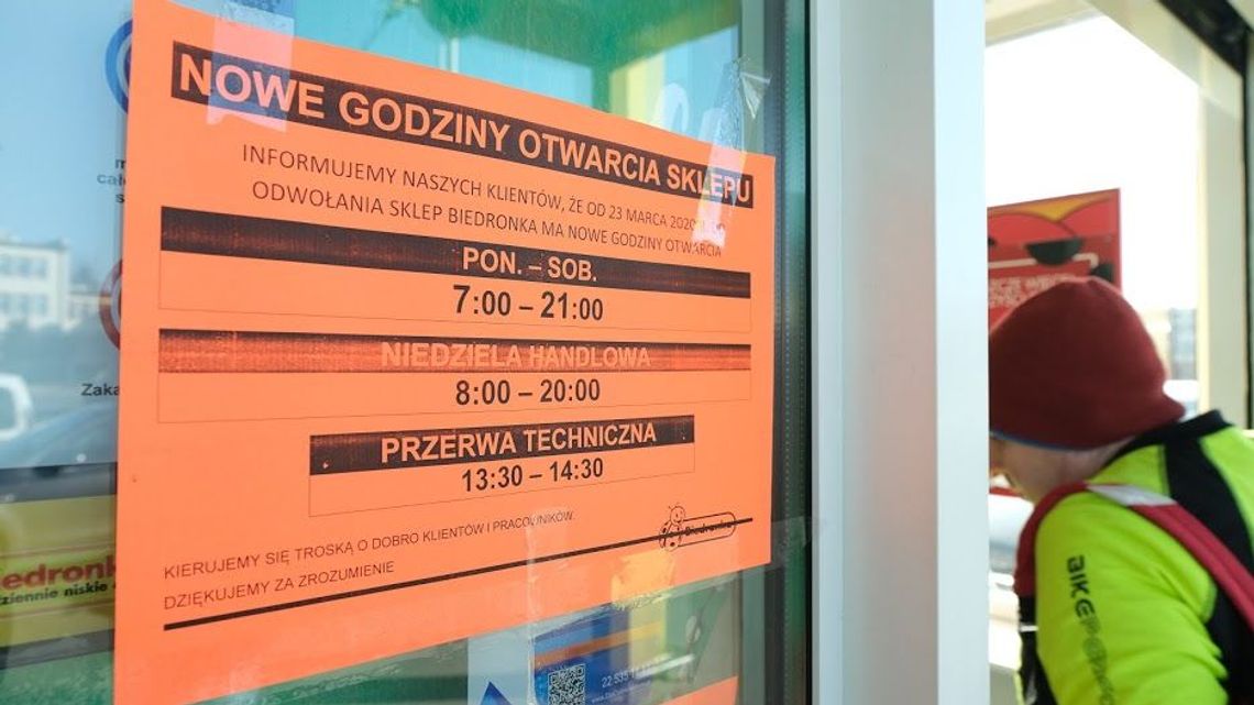 Wicepremier zapowiada, że będą jeszcze większe obostrzenia w sklepach i miejscach pracy Wicepremier zapowiada, że będą jeszcze większe obostrzenia w sklepach i miejscach pracy