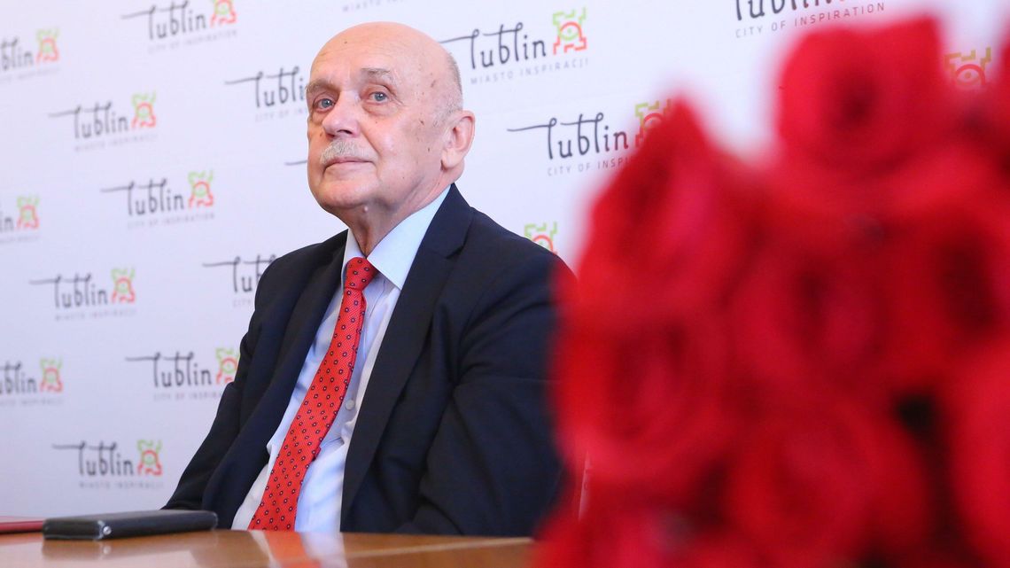 Wiceprzewodniczący Rady Miasta Lublin stanie przed sądem. Za wazony i zapalniczkę miał pomagać SB