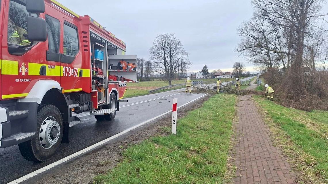 Wichury zbierają żniwa. Wiele domów bez prądu