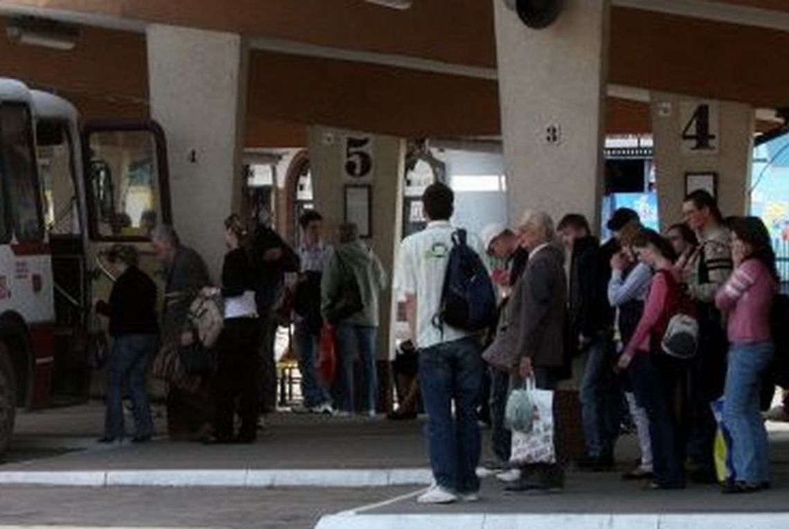 Więcej biletów niż miejsc w autobusie:  PKS przeprosił naszą Czytelniczkę