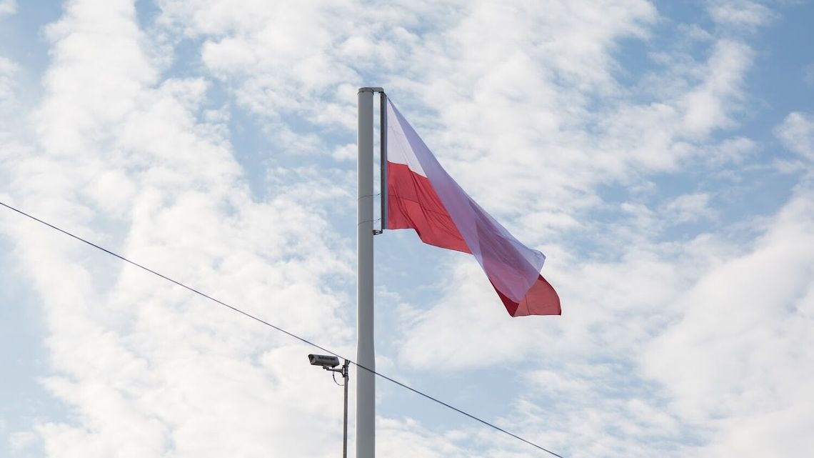 Więcej symboli narodowych w przestrzeni publicznej. "Chciałbym żeby było jak w USA"