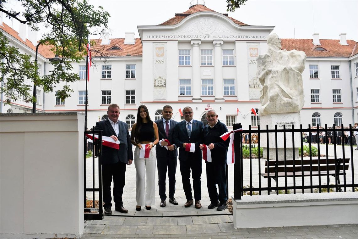 Więcej zieleni przy puławskim "Czartorychu". Szkoła dostanie własny amfiteatr Więcej zieleni przy puławskim "Czartorychu". Szkoła dostanie własny amfiteatr