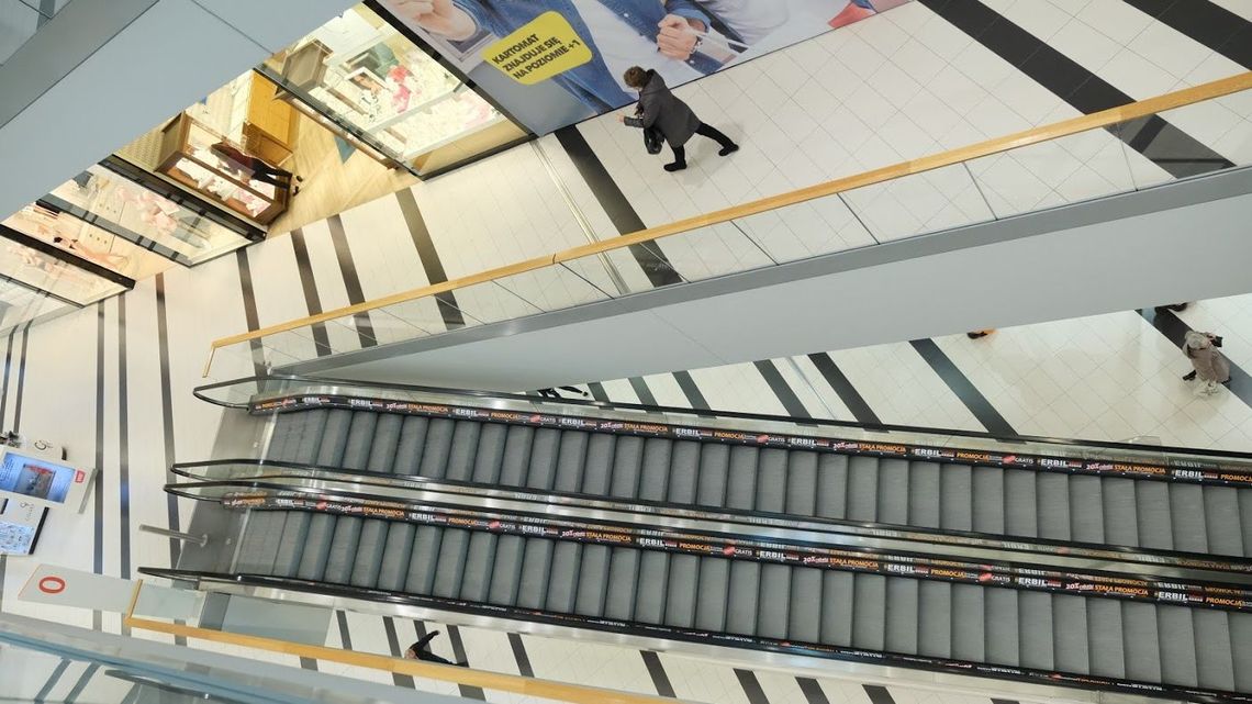 Większe wsparcie dla sprzedawców z galerii handlowych? Część z nich przenosi się "pod chmurkę"