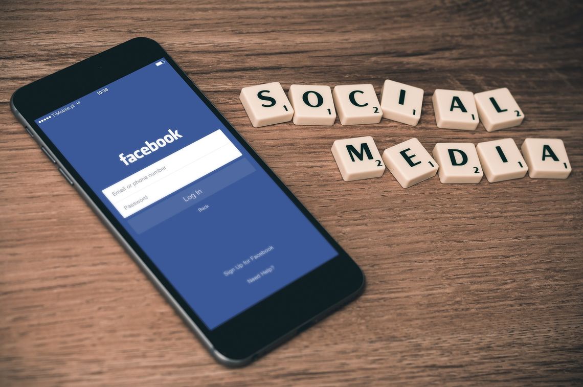 Wielka awaria Facebooka. Liczba zgłoszeń rośnie z minuty na minutę Wielka awaria Facebooka. Liczba zgłoszeń rośnie z minuty na minutę