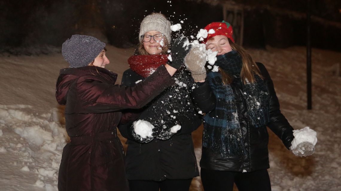 Wielka bitwa na śnieżki w Lublinie. A na deser pizza [zdjęcia]
