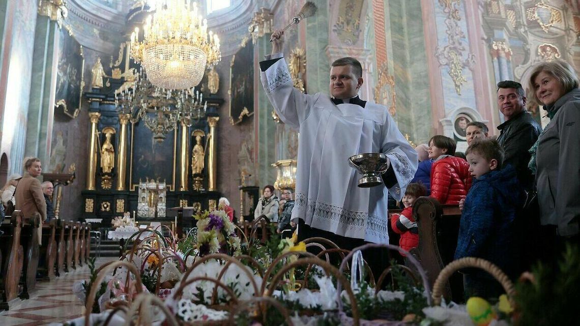 Wielka Sobota, czyli z koszyczkiem do kościoła. Zdjęcia Wielka Sobota, czyli z koszyczkiem do kościoła. Zdjęcia