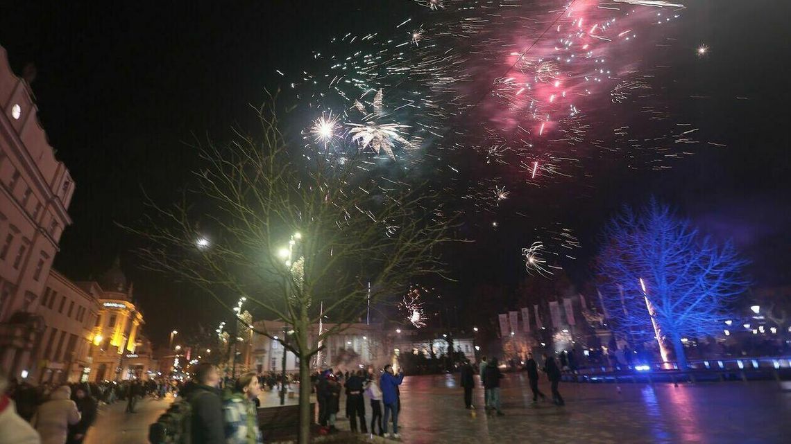 Wielka, spontaniczna impreza w Lublinie. Nie było miejskiego Sylwestra, to ludzie go sobie zrobili