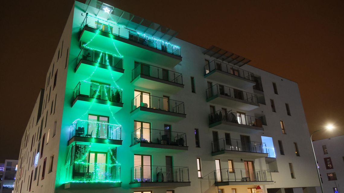 Wielka, zielona, świecąca. Mieszkańcy Lublina ozdabiają swoje domy na święta [DUŻO ZDJĘĆ]