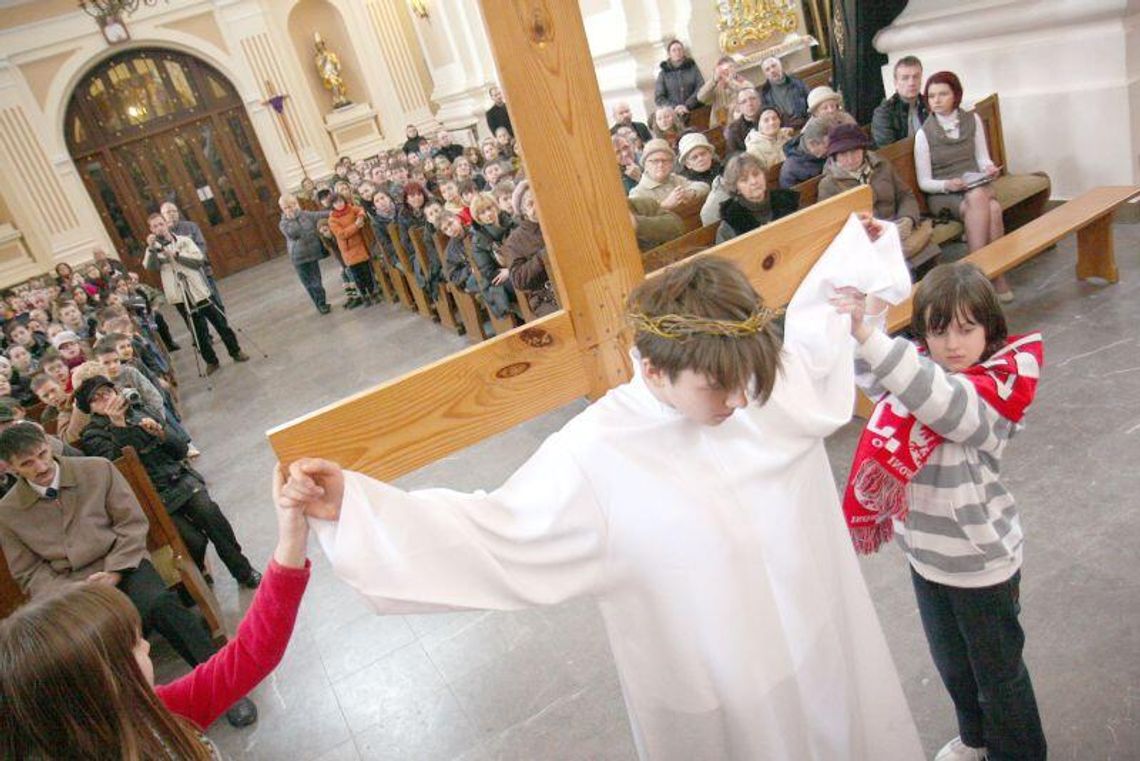 Wielkanocne misterium w kościele św. Agnieszki (zdjęcia) Wielkanocne misterium w kościele św. Agnieszki (zdjęcia)