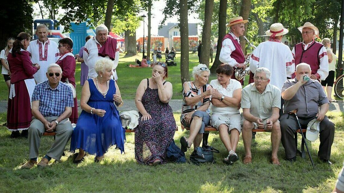 Wielkie otwarcie. 30 lat czekali, by przejść się po parkowych alejkach Wielkie otwarcie. 30 lat czekali, by przejść się po parkowych alejkach