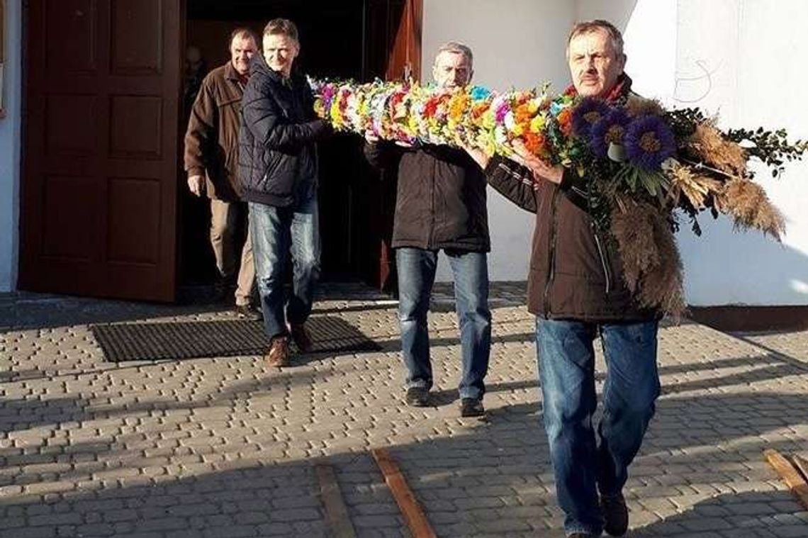 Wielkość tej palmy wielkanocnej robi wrażenie [zdjęcia]