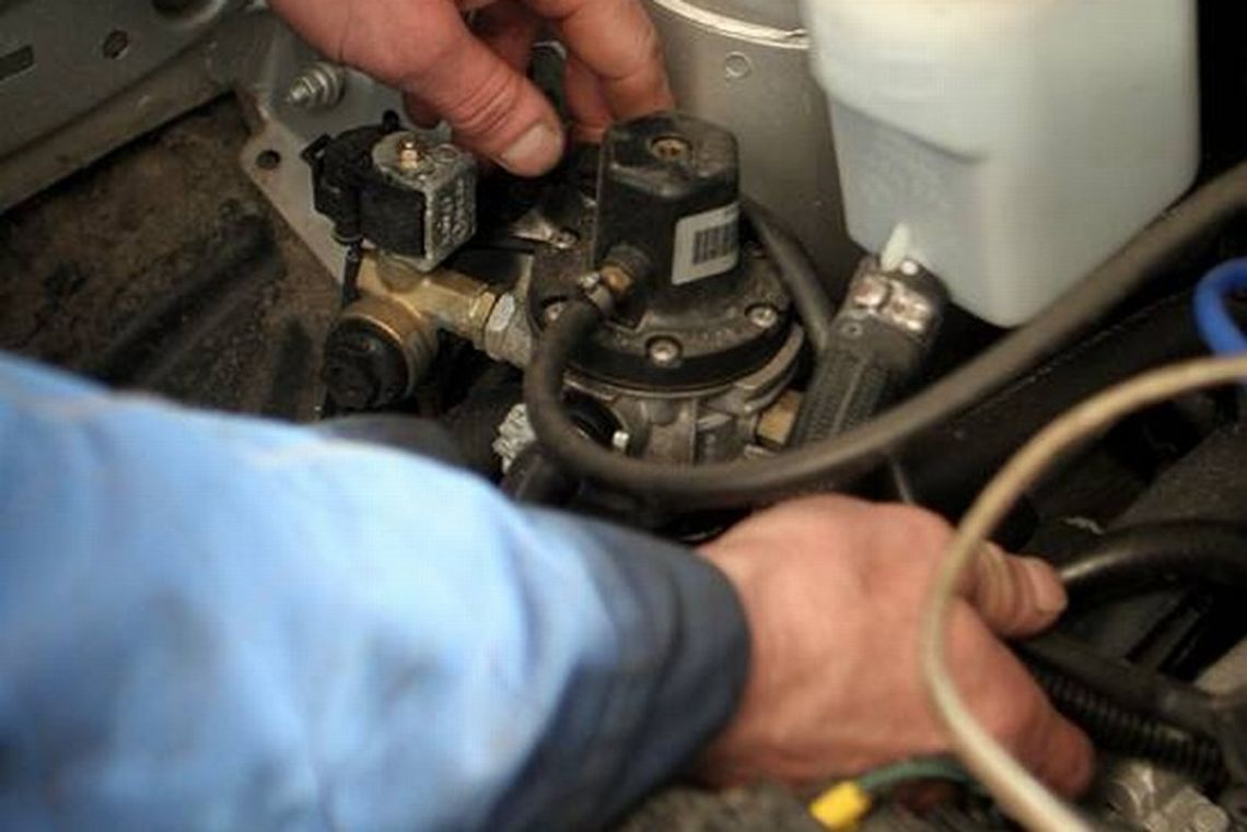 Wierzba: naprawiali audi, wysadzili garaż