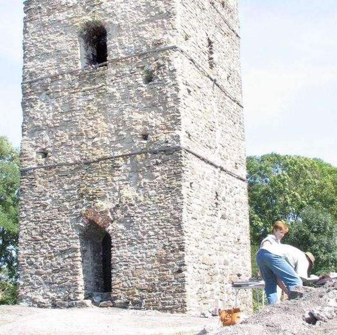 Wieża od wieków czeka na ratunek