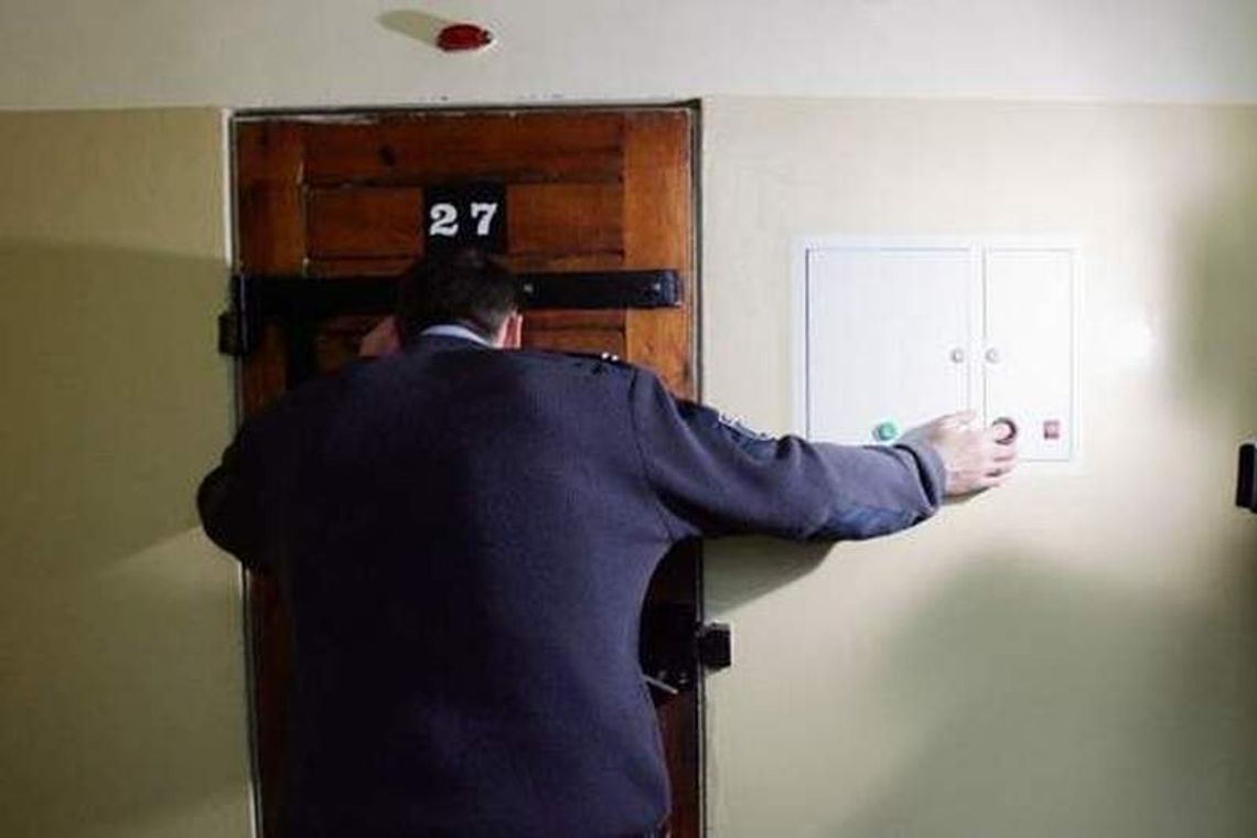 Więźniowie ukradli telefony z depozytu żeby zaszkodzić funkcjonariuszowi?