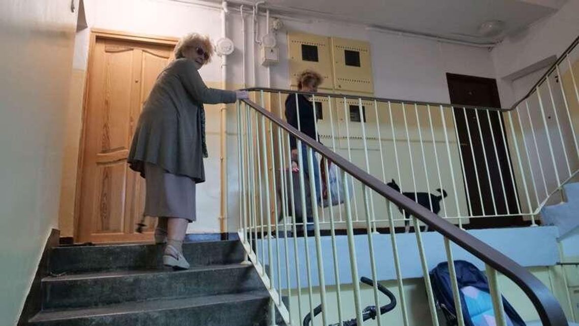 "Więźniowie we własnych domach". W bloku powstanie winda?