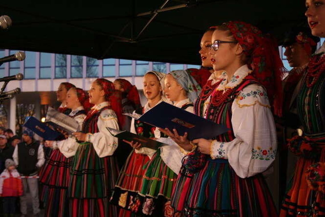 Wigilia Miejska w Puławach. Ciepłe chwile w sercu miasta (zdjęcia)