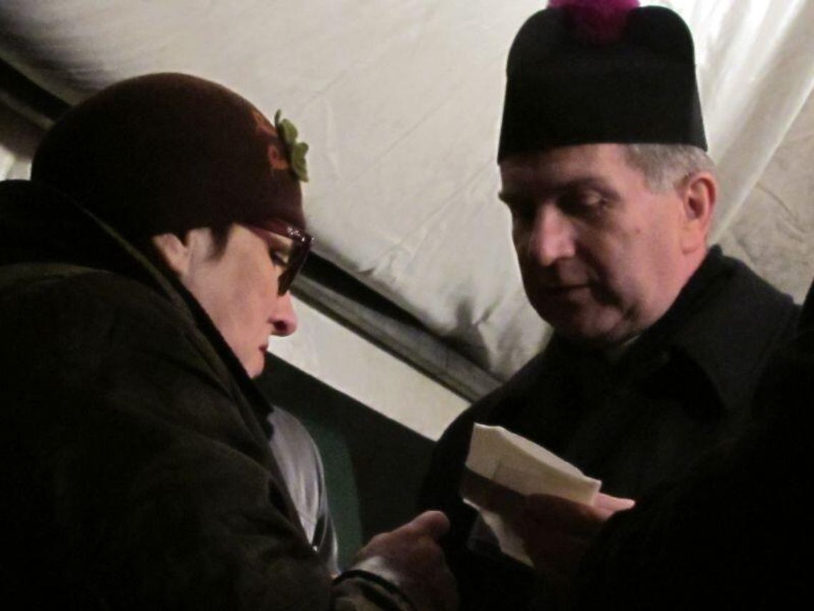 Wigilia na Rynku Wielkim w Zamościu. Nikt nie odszedł głodny Wigilia na Rynku Wielkim w Zamościu. Nikt nie odszedł głodny