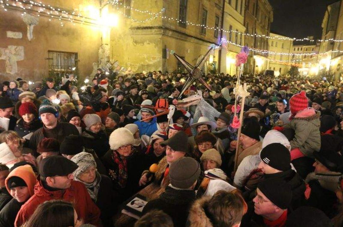 Wigilia Starego Miasta w Lublinie. Kilkaset osób świętowało Wigilia Starego Miasta w Lublinie. Kilkaset osób świętowało