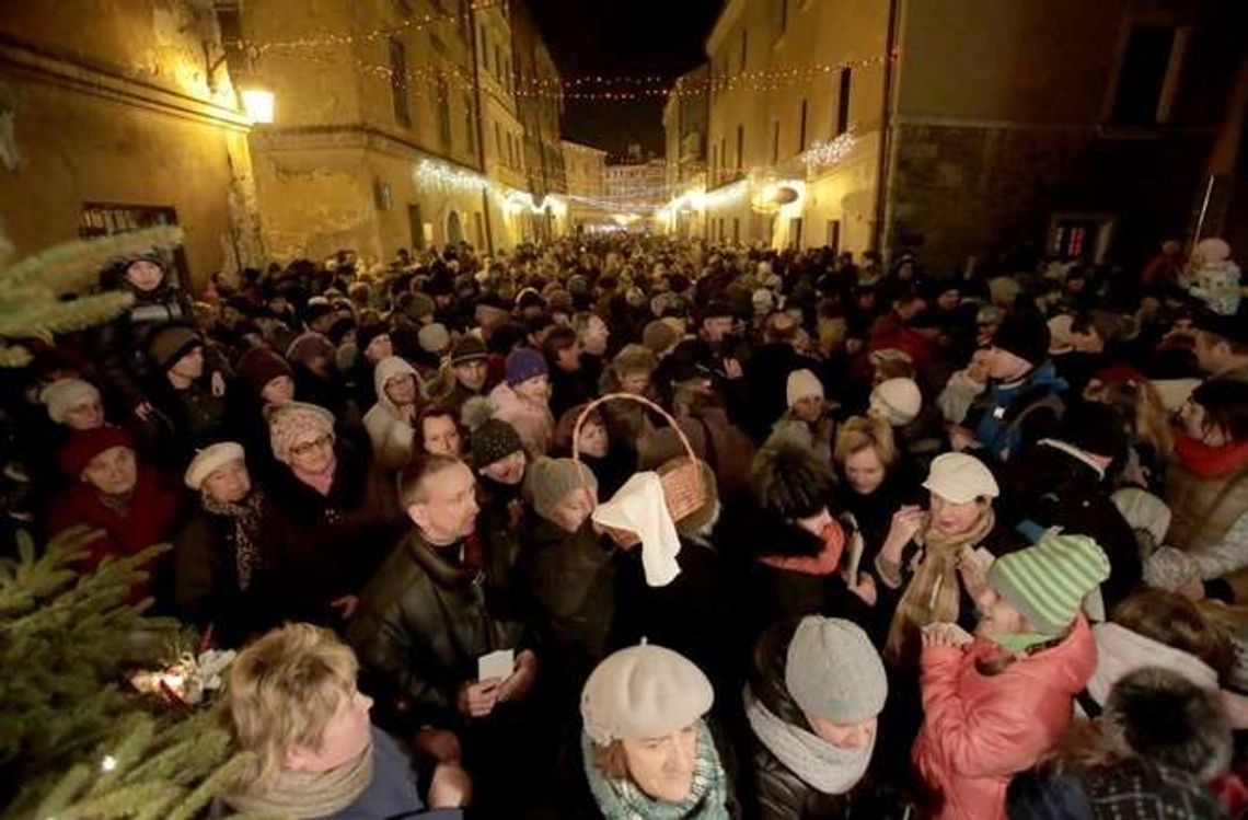 Wigilia Starego Miasta w Lublinie. Kolędy, życzenia i smakowitości (zdjęcia)