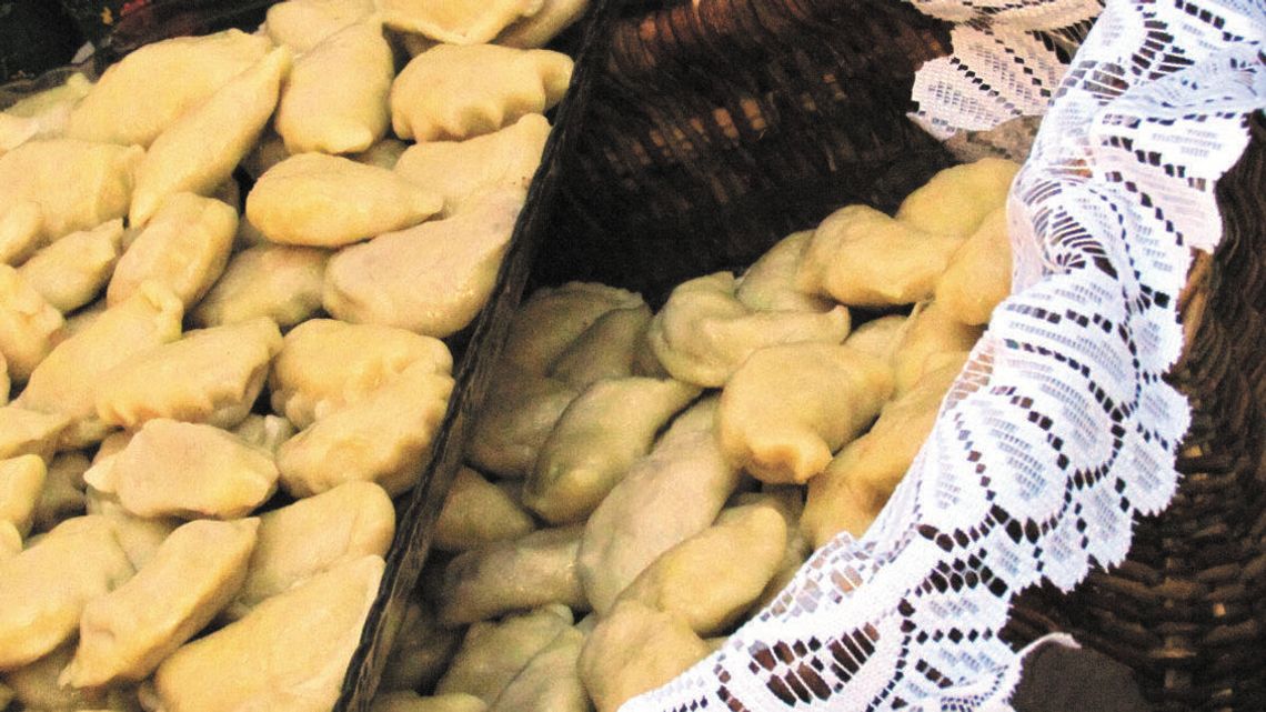 Wigilijne pierogi i zupa grzybowa - przepisy