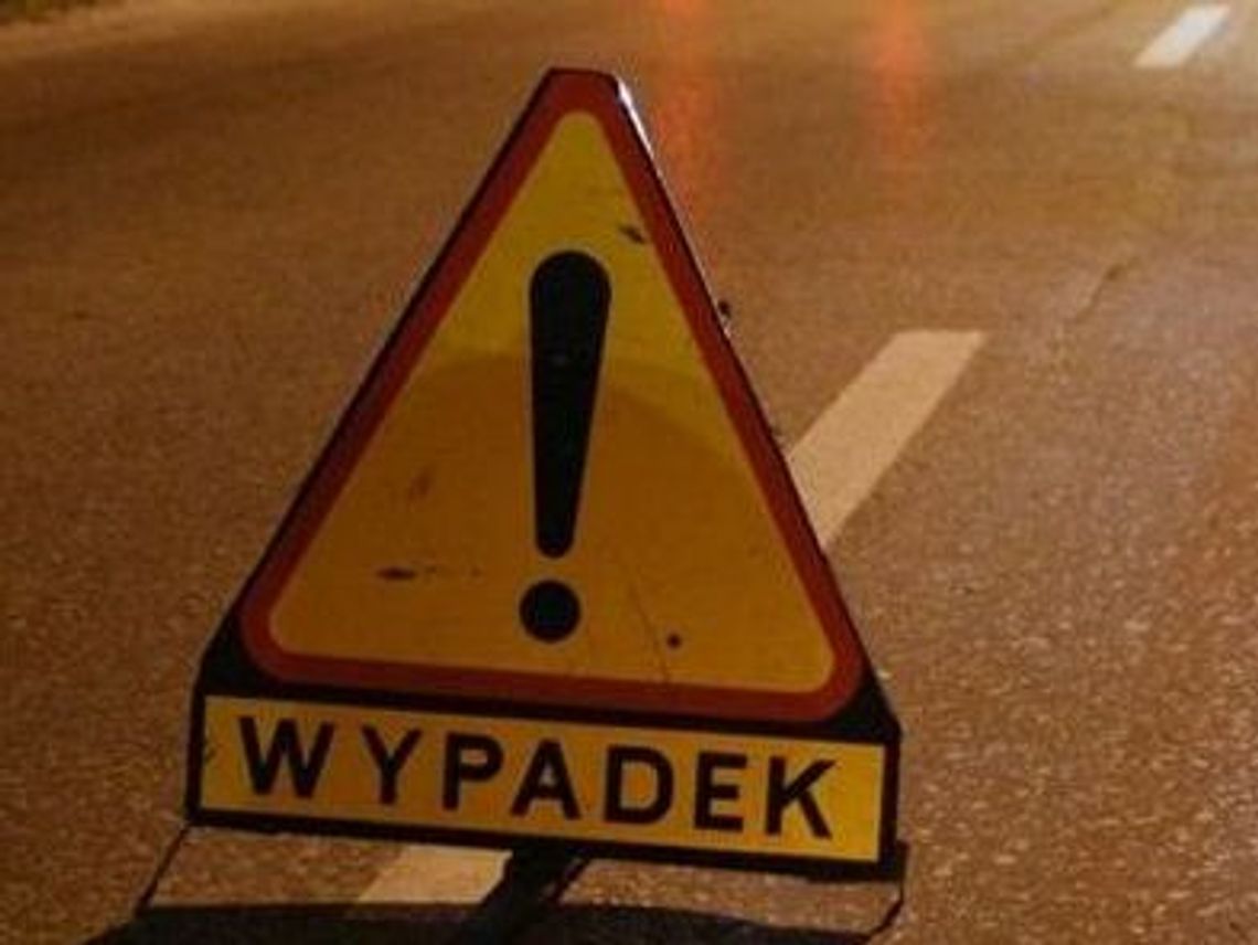 Wincentówek: Samochód wjechał w ciężarówkę, na którą ładowano buraki Wincentówek: Samochód wjechał w ciężarówkę, na którą ładowano buraki