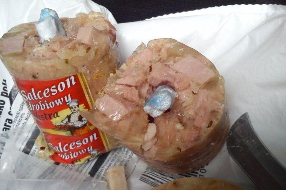 Wiózł salceson nadziewany heroiną. Narkotyki miały trafić do Hiszpanii (wideo)