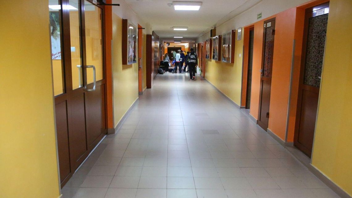 Wirus atakuje w kolejnych szkołach w Lublinie. Odwołują nawet dyskoteki