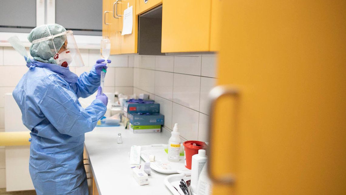 Wirusolog o COVID-19: Prace nad nowymi, bezpiecznymi szczepionkami mogą trwać nawet 10-15 lat Wirusolog o COVID-19: Prace nad nowymi, bezpiecznymi szczepionkami mogą trwać nawet 10-15 lat