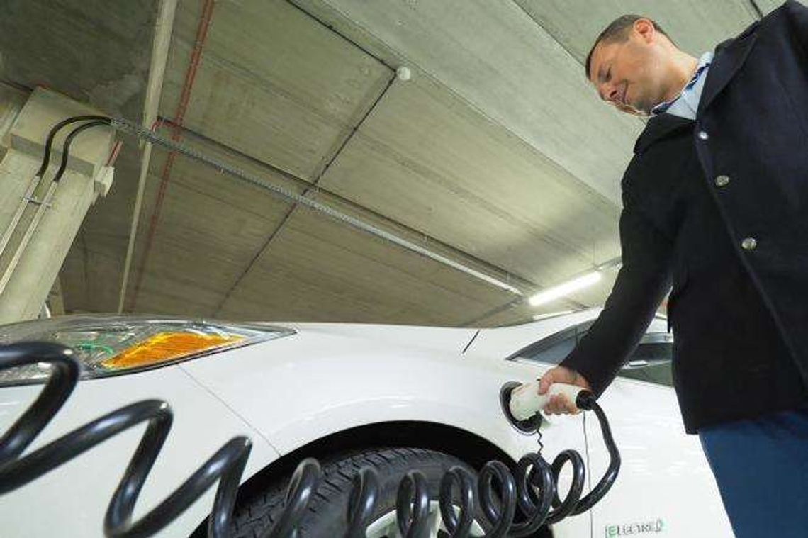 Wjazd samochodem spalinowym do centrów miast może być płatny