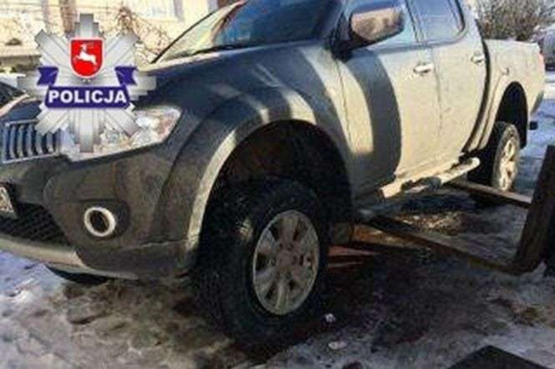 Wjechał na środek ronda i uciekł. Jak się tłumaczył? 